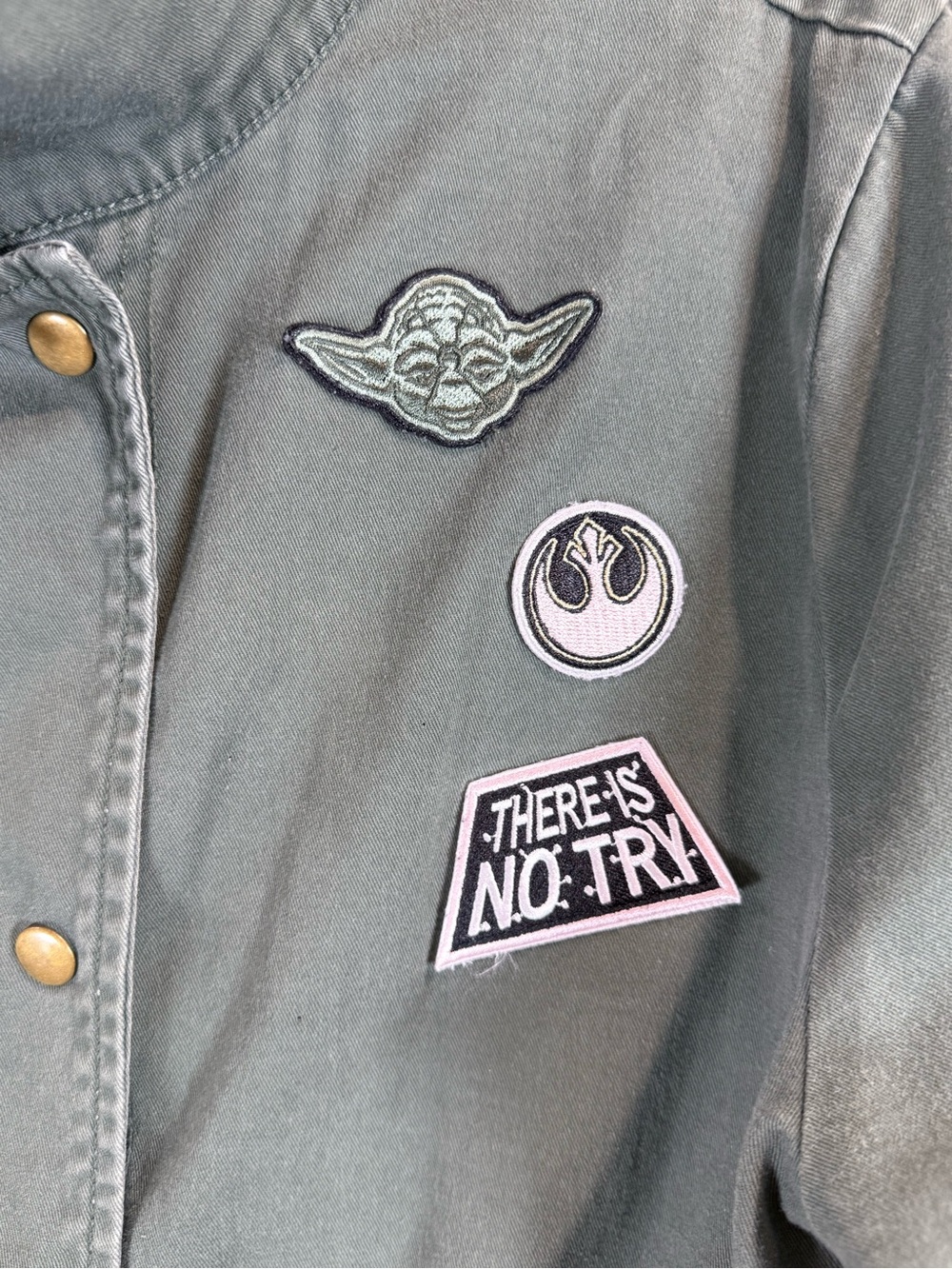 🔥Star Wards women’s Olive Green Utility Jacket with Patches Size XL EC🔥 - Picture 3 of 7